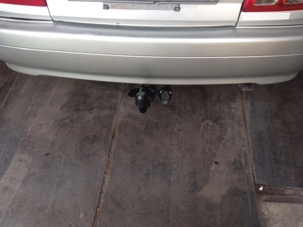 Toyota Carina (7)