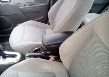 0038292_podlokotnik-chevrolet-cobalt-2013g-