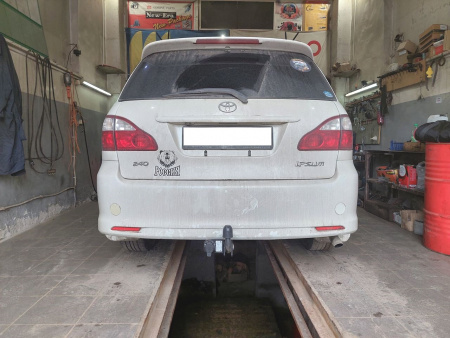 Toyota Ipsum 01-09 2WD  (18)