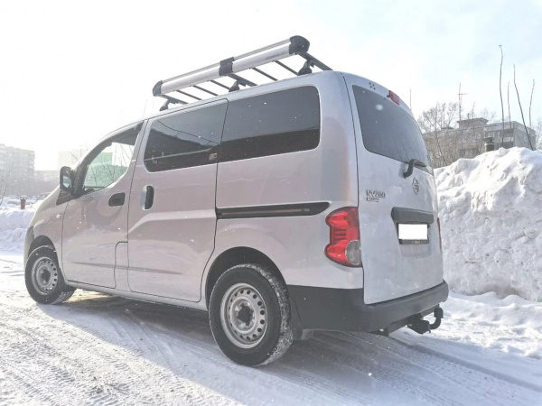 Nissan-NV200-2